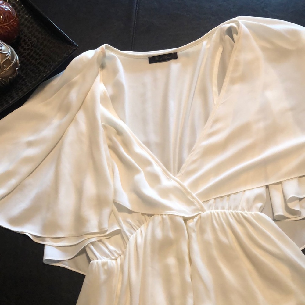 🧚🏾‍♀️ Sexy, cute off white romper